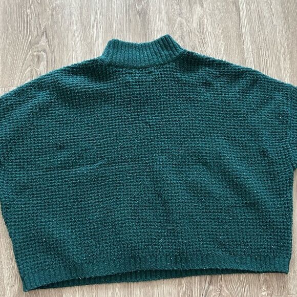 Hollister Cropped Sweater - Picture 9 of 9